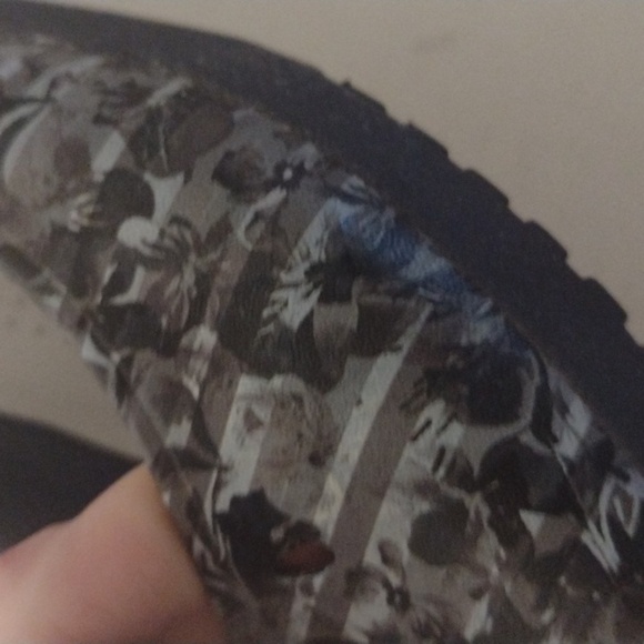 CROCS Women's "MABYN" Stripe Floral Mini Wedge Slingback Sandals size 6 peeptoe - Picture 8 of 9